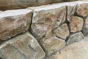 How to build a retaining wall properly like this one with a drain